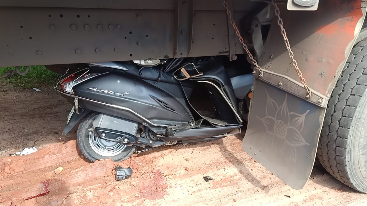 ಮೂಳೂರು: ರಸ್ತೆ ಅಪಘಾತಕ್ಕೆ ಸ್ಕೂಟರ್ ಸವಾರ ಬಲಿ