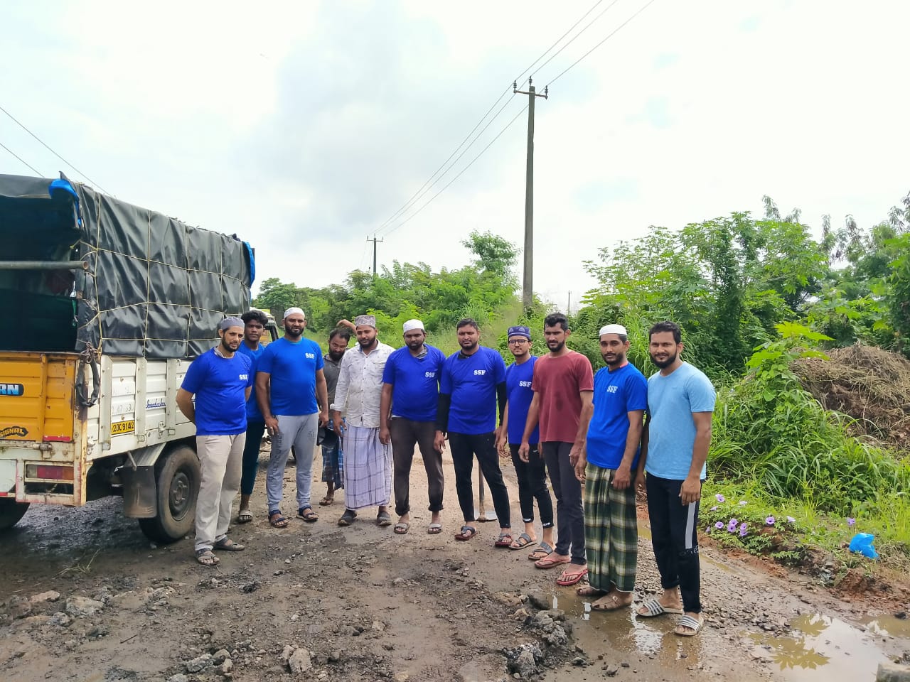 ಜೋಕಟ್ಟೆ: ಶ್ರಮದಾನದ ಮೂಲಕ ರಸ್ತೆ ದುರಸ್ತಿ