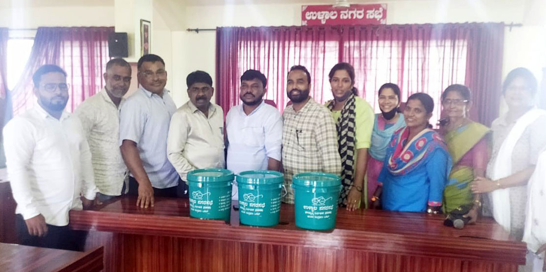 ಉಳ್ಳಾಲ: ಹಸಿ ಕಸ ಸಂಗ್ರಹ ದ ಬಕೆಟ್ ಉದ್ಘಾಟನೆ
