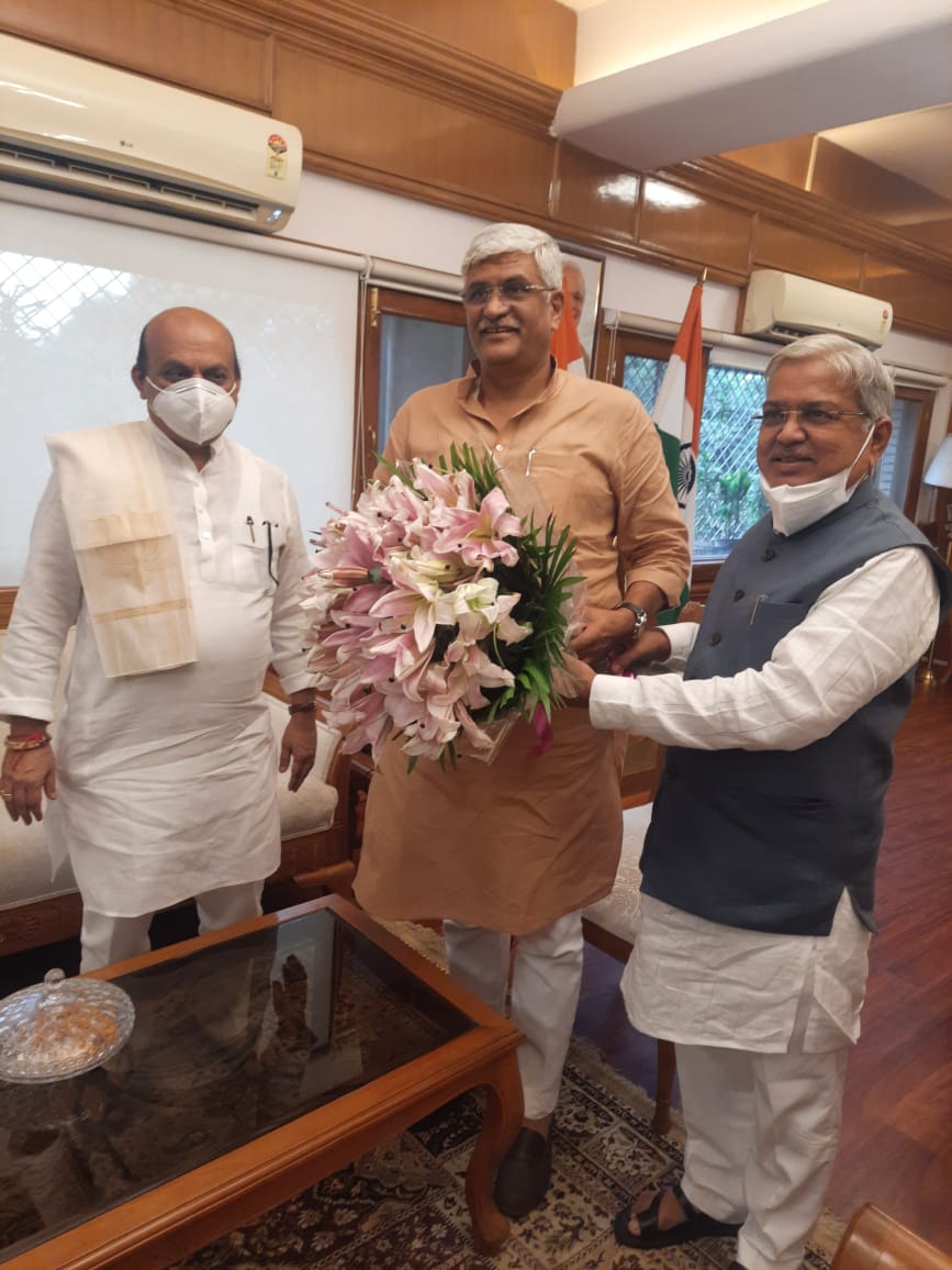 ಕೇಂದ್ರ ಸಚಿವರೊಂದಿಗೆ ಮುಖ್ಯಮಂತ್ರಿ ಭೇಟಿ: ಅಂತರರಾಜ್ಯ ಜಲ ವಿವಾದ ಹಾಗೂ ಕೃಷಿ ಅಭಿವೃದ್ಧಿ ಕುರಿತು ಚರ್ಚೆ