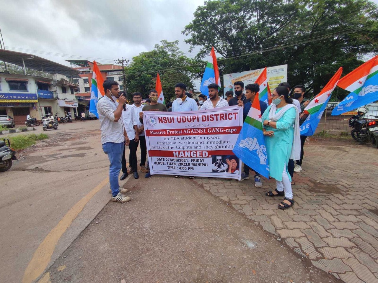 ಮಣಿಪಾಲ: ಅತ್ಯಾಚಾರ ಖಂಡಿಸಿ ಎನ್‌ಎಸ್‌ಯುಐ ಪ್ರತಿಭಟನೆ