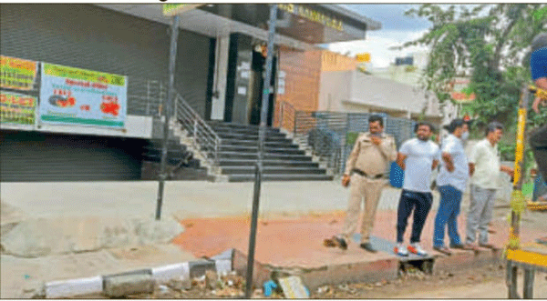 ಬೆಂಗಳೂರು: ಬಸ್ ಪ್ರಯಾಣಿಕರ ತಂಗುದಾಣವನ್ನೇ ಕದ್ದೊಯ್ದ ಕಳ್ಳರು!