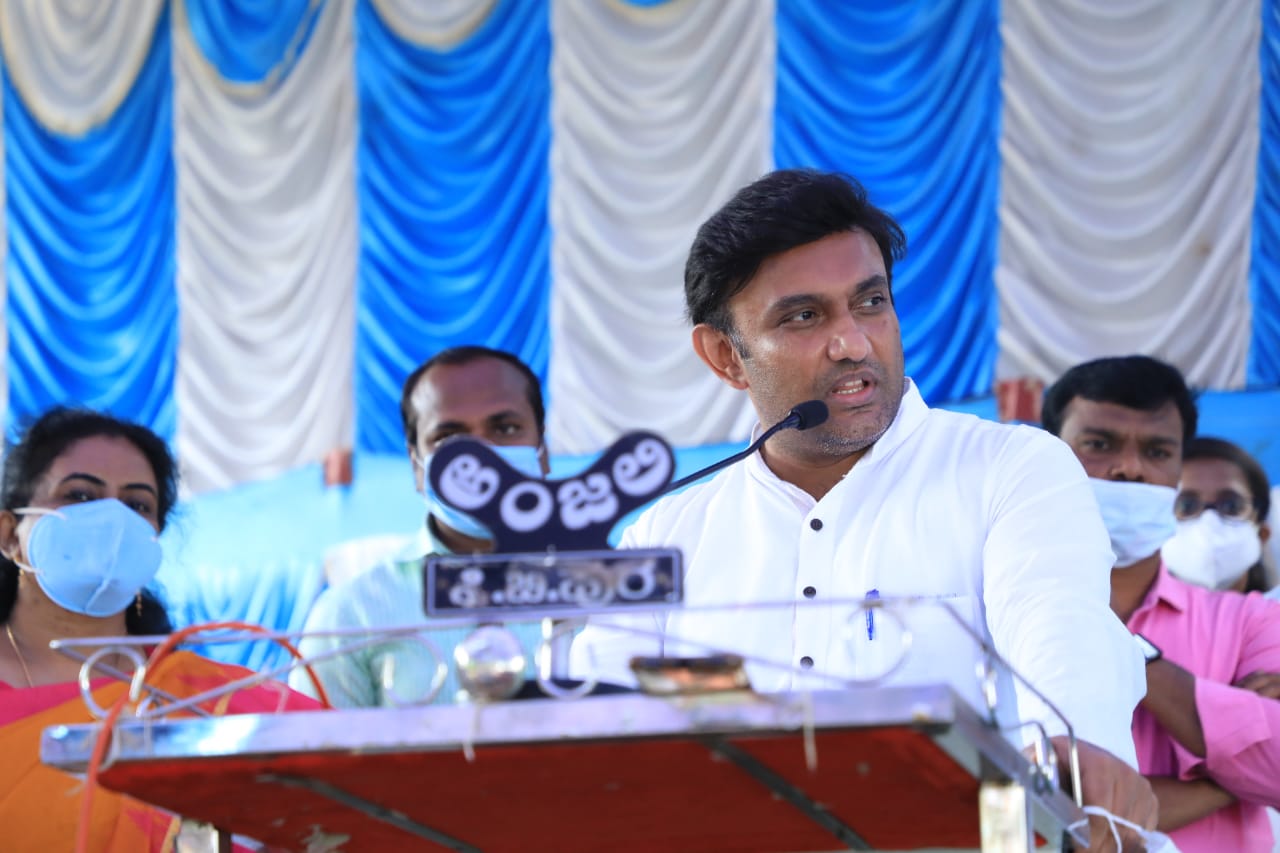 ಚಿಕ್ಕಬಳ್ಳಾಪುರದಲ್ಲಿ ಟೆಕ್ಸ್ ಟೈಲ್, ಫಾರ್ಮಾ ಉದ್ಯಮಗಳ ಆರಂಭಕ್ಕೆ ಯತ್ನ: ಸಚಿವ ಡಾ.ಕೆ. ಸುಧಾಕರ್