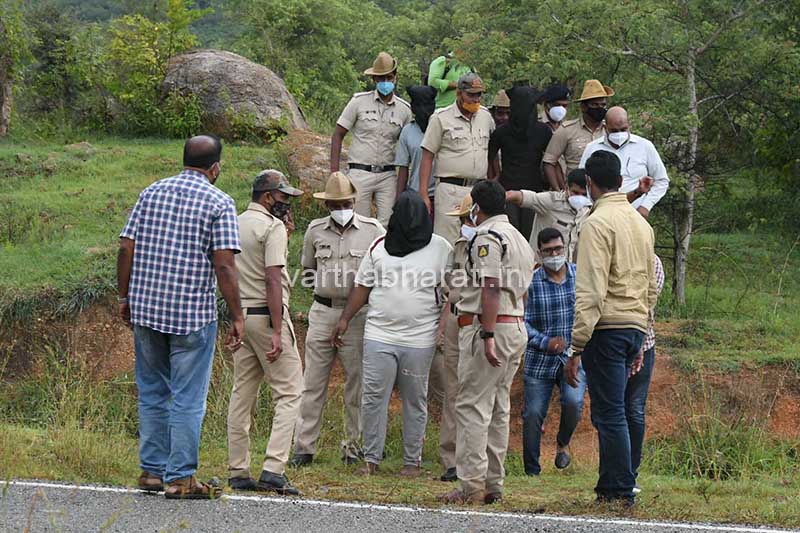 ಮೈಸೂರು ಸಾಮೂಹಿಕ ಅತ್ಯಾಚಾರ ಪ್ರಕರಣ: ಆರೋಪಿಗಳನ್ನು ಕರೆತಂದು ಸ್ಥಳ ಮಹಜರು