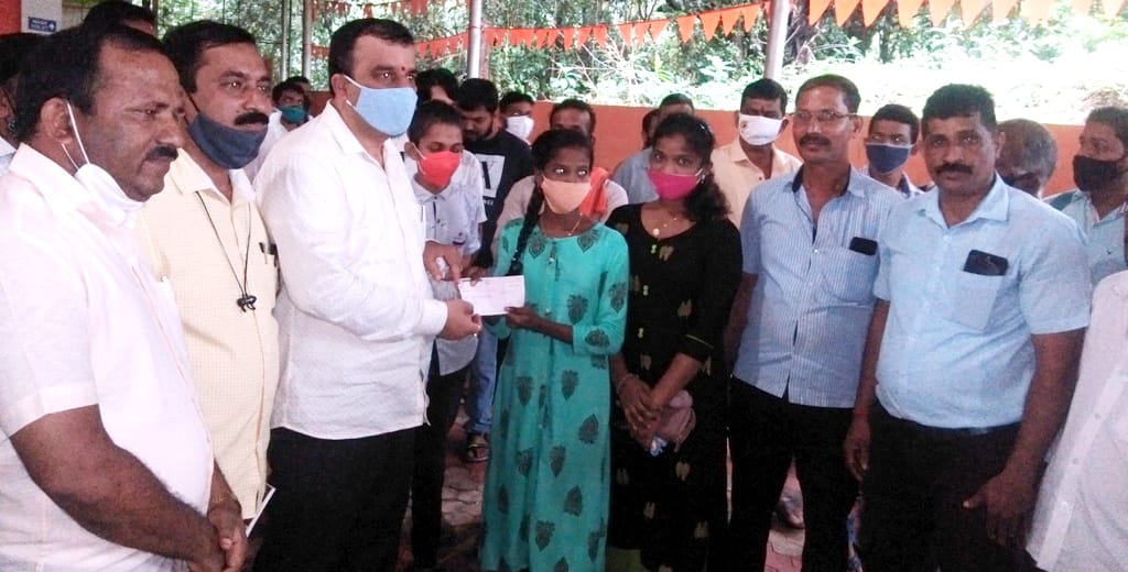 ಕಾರ್ಕಳ: ಬಡಕುಟುಂಬಕ್ಕೆ ಆರ್ಥಿಕ ನೆರವು