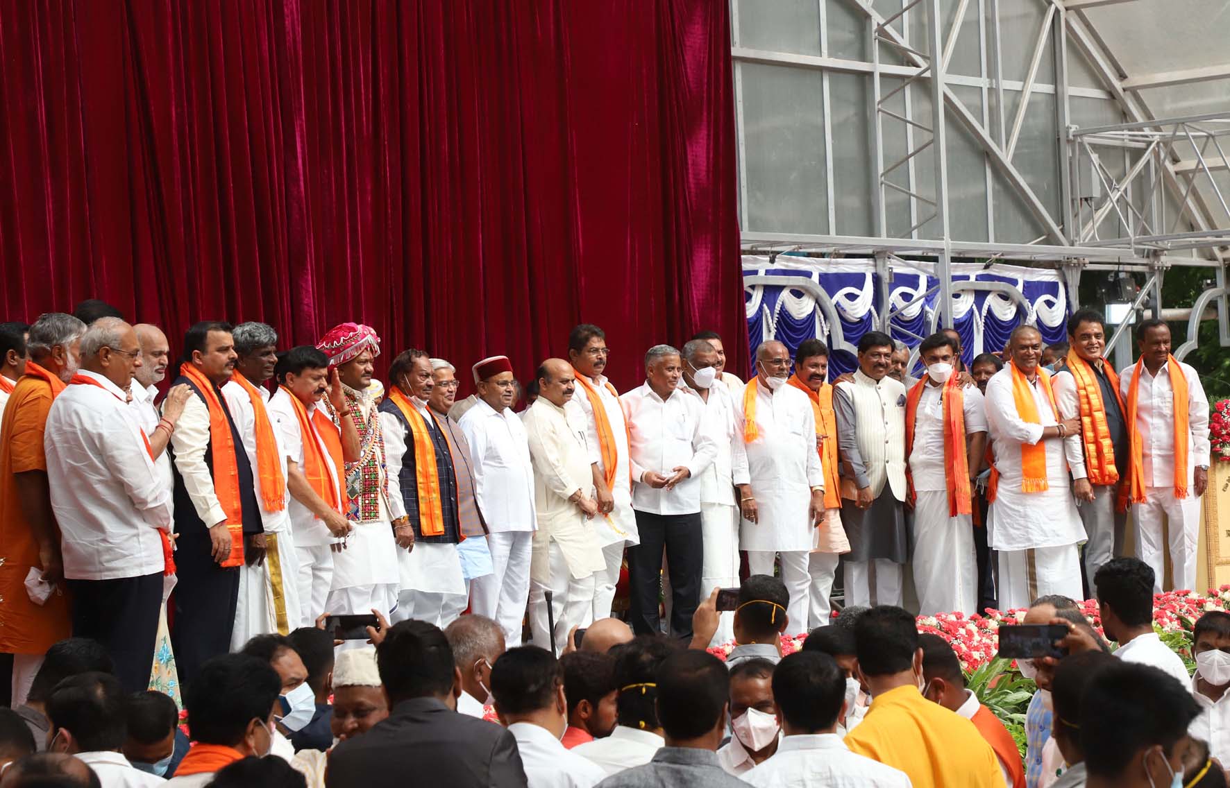 ಸಚಿವ ಸಂಪುಟ ವಿಸ್ತರಣೆ: ಪಕ್ಷಕ್ಕೆ ವಲಸೆ ಬಂದ 10 ಮಂದಿಗೆ ಪಟ್ಟ