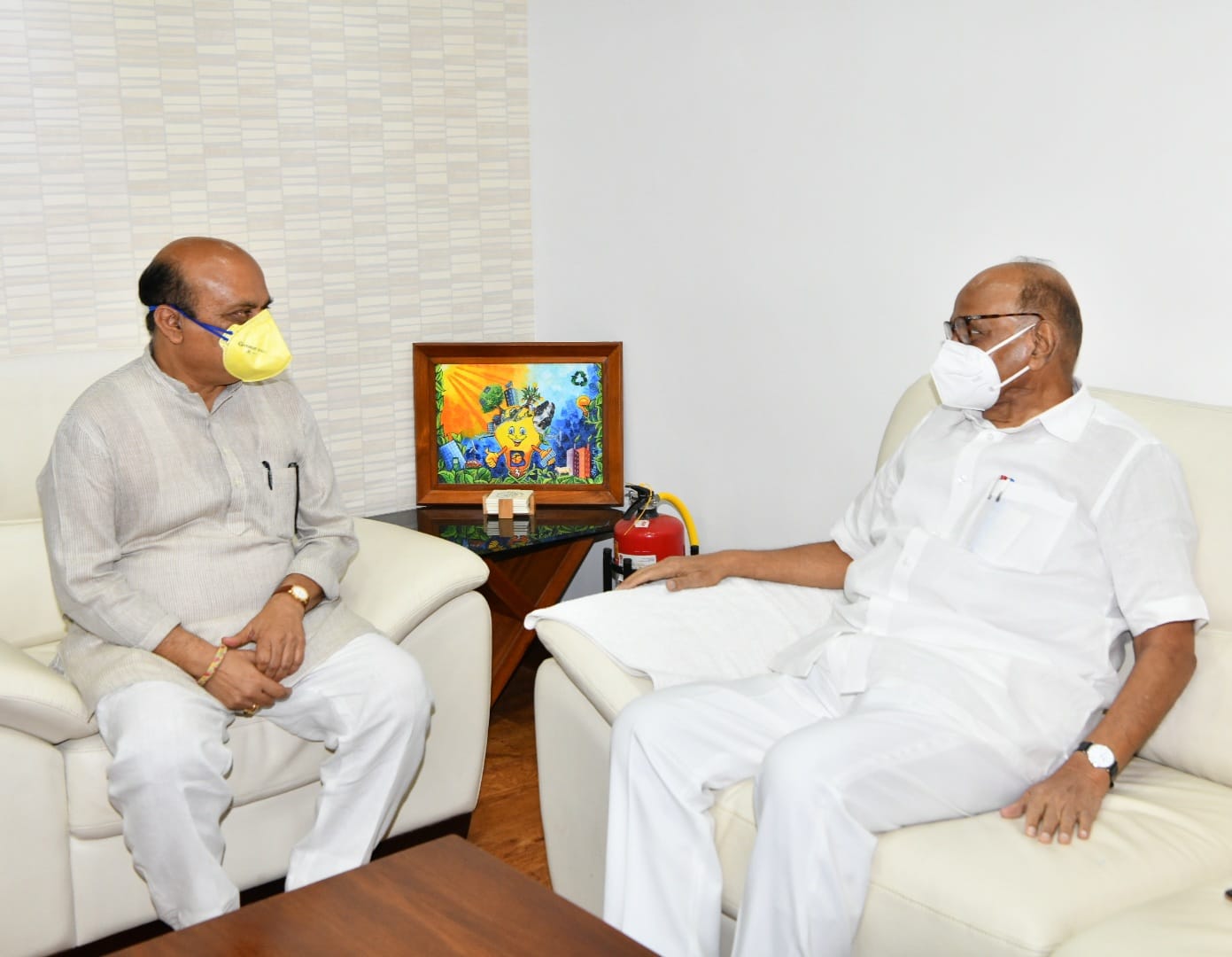 ಕರ್ನಾಟಕ-ಮಹಾರಾಷ್ಟ್ರ ಜಲ ವಿವಾದ: ಮಾತುಕತೆ ಮೂಲಕ ಪರಿಹರಿಸಿಕೊಳ್ಳಲು ಪವಾರ್-ಬೊಮ್ಮಾಯಿ ಚರ್ಚೆ