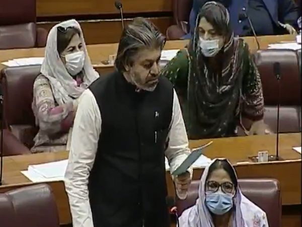 ಪಾಕಿಸ್ತಾನ ಅಸೆಂಬ್ಲಿಯಲ್ಲಿ ಹಿಂದೂ ದೇವಾಲಯಗಳ ಮೇಲಿನ ದಾಳಿಯನ್ನು ಖಂಡಿಸಿ ನಿರ್ಣಯ ಸ್ವೀಕಾರ