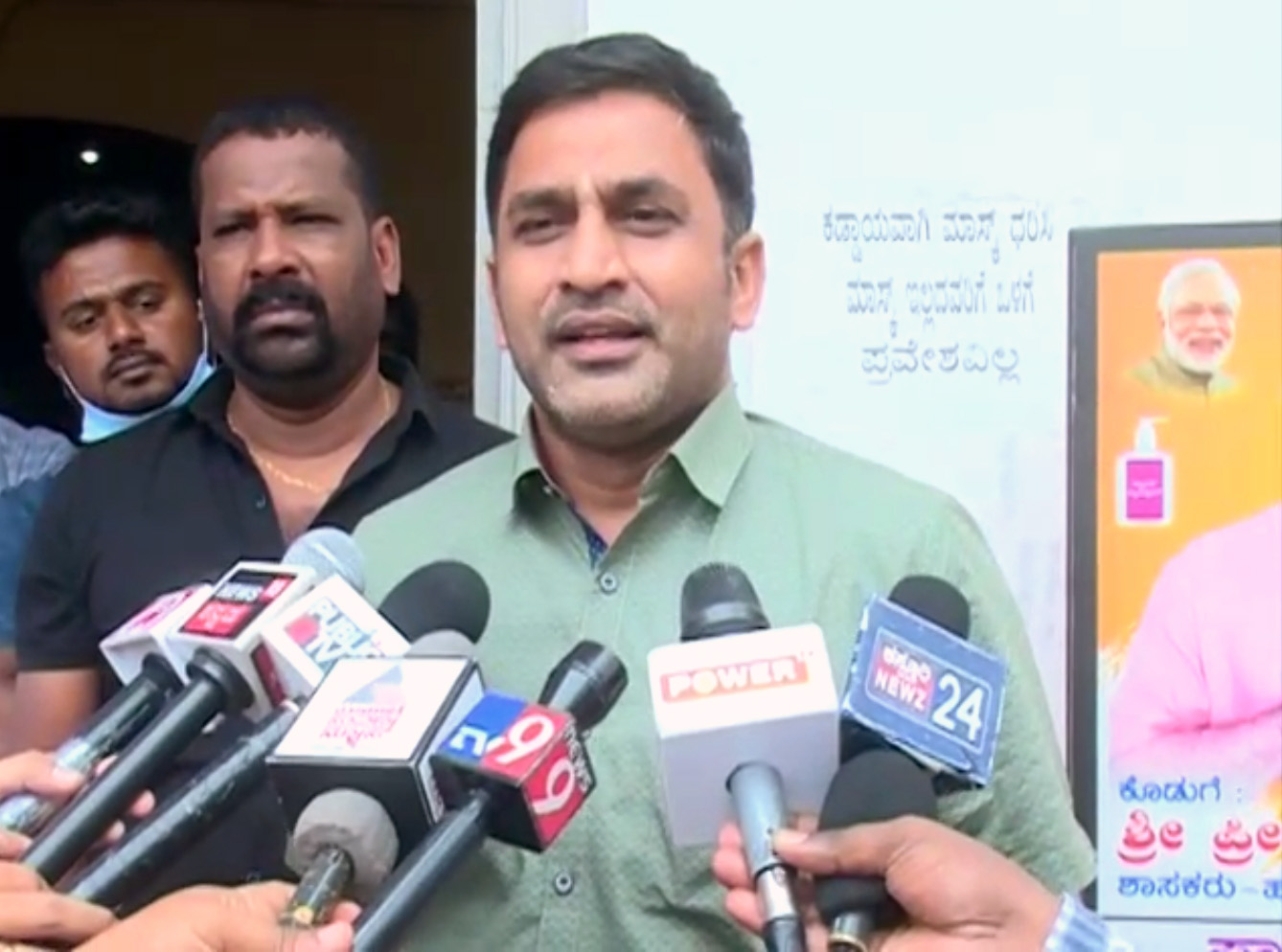 ಮುಖ್ಯಮಂತ್ರಿ ಆದ ತಕ್ಷಣ ದೇವೇಗೌಡರ ಮನೆಗೆ ಏಕೆ ಹೋಗಿದ್ದರು?: ಬೊಮ್ಮಾಯಿ ವಿರುದ್ಧ ಶಾಸಕ ಪ್ರೀತಂ ಗೌಡ ಅಸಮಾಧಾನ