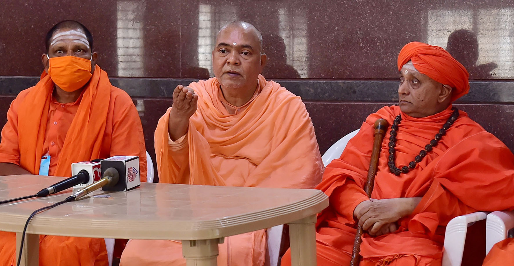 ಮಠಾಧೀಶರದು ರಾಜಕೀಯವಲ್ಲ ಸಮುದಾಯ ನಿಷ್ಠೆ: ವೀರಭದ್ರ ಚನ್ನಮಲ್ಲ ಸ್ವಾಮೀಜಿ