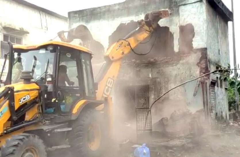 ಸೂರತ್‌ ನಲ್ಲಿ ಬಿಜೆಪಿ ಮಂದಿರ ಧ್ವಂಸ ಮಾಡಿದ್ದು ಹಿಂದೂಗಳಿಗೆ ಮಾಡಿದ ಅವಮಾನ: ಆಮ್‌ ಆದ್ಮಿ ಪಕ್ಷ