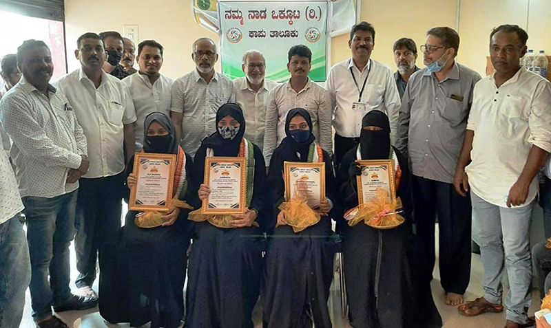 ಕಾಪು: ನಮ್ಮ ನಾಡ ಒಕ್ಕೂಟದಿಂದ ಪ್ರತಿಭಾವಂತ ವಿದ್ಯಾರ್ಥಿಗಳಿಗೆ ಸನ್ಮಾನ