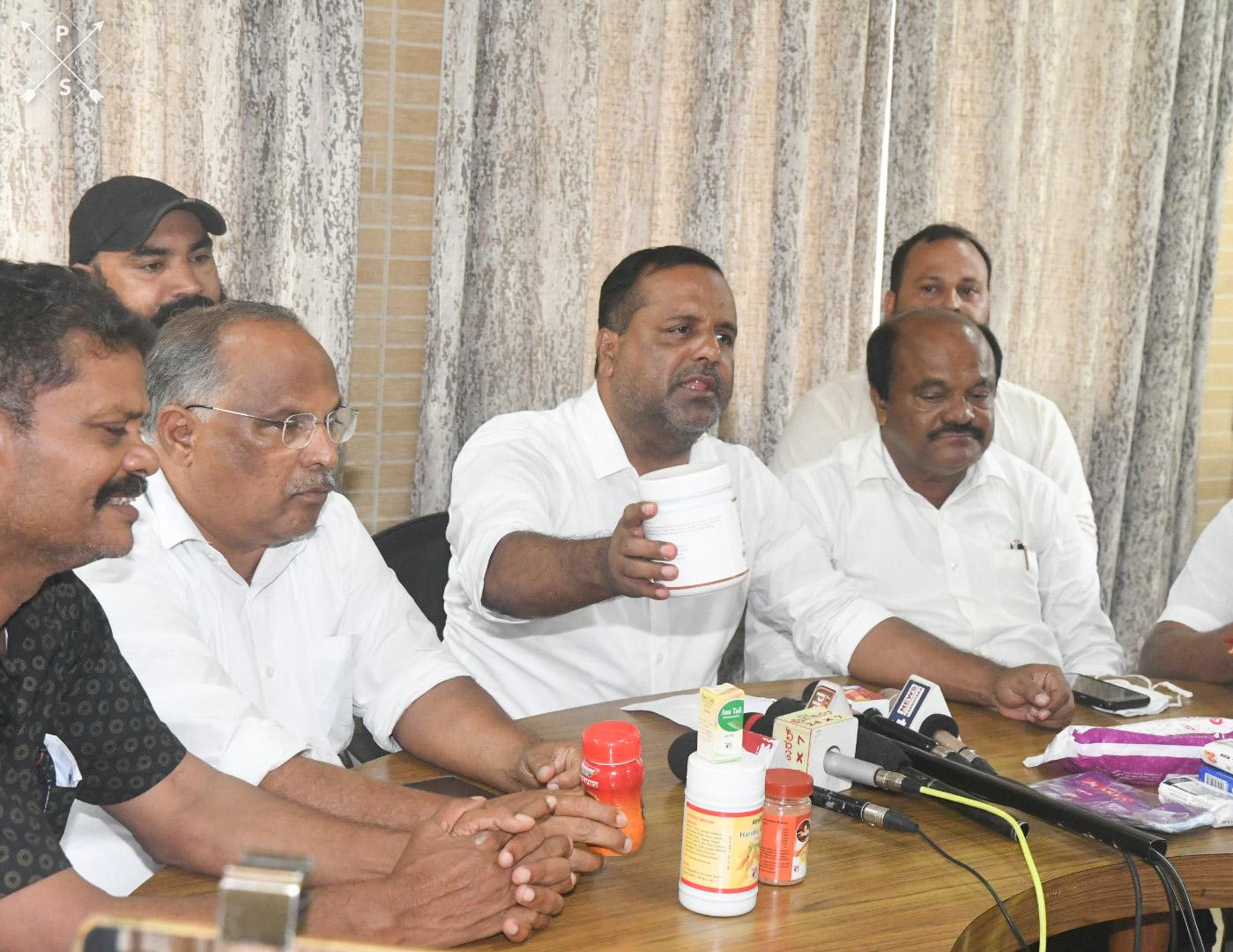 ಕಾರ್ಮಿಕ ಇಲಾಖೆಯಯಿಂದ  ಹಣ ದುರುಪಯೋಗ ಆರೋಪ ; ತನಿಖೆಗೆ ಯು.ಟಿ.ಖಾದರ್ ಆಗ್ರಹ