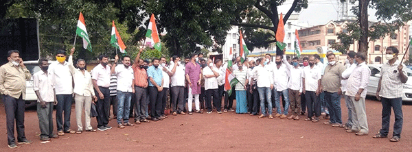 ಆಹಾರ ನಿರೀಕ್ಷಕರ ನೇಮಕಾತಿಗೆ ಕಾಂಗ್ರೆಸ್ ಆಗ್ರಹ: ಮೂಡುಬಿದಿರೆಯಲ್ಲಿ ಕಾಂಗ್ರೆಸ್ ಧರಣಿ
