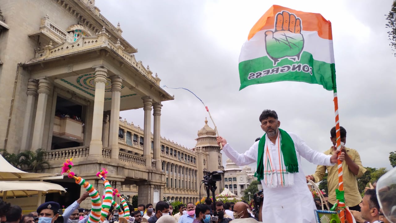 ಸರ್ಕಾರ ಜನರನ್ನು ಪಿಕ್ ಪಾಕೆಟ್ ಮಾಡುತ್ತಿರೋದನ್ನು ನೋಡಿ ಸುಮ್ಮನೆ ಕೂರಲು ಸಾಧ್ಯವಿಲ್ಲ: ಡಿ.ಕೆ. ಶಿವಕುಮಾರ್