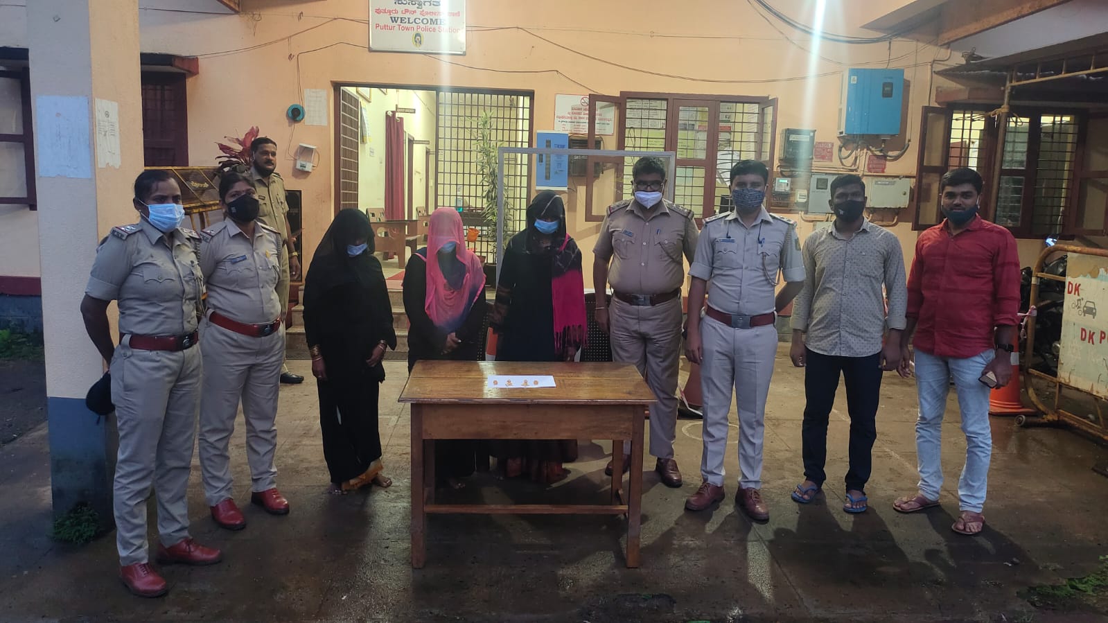 ಪುತ್ತೂರು; ಜ್ಯುವೆಲ್ಲರಿಯಿಂದ ಲಕ್ಷಾಂತರ ರೂ. ಮೌಲ್ಯದ ಚಿನ್ನಾಭರಣ ಕಳವು: ಮೂವರು ಆರೋಪಿಗಳ ಬಂಧನ