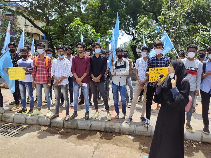 ಮಂಗಳೂರು: ವಿದ್ಯಾರ್ಥಿಗಳ ಮೇಲೆ ಪೊಲೀಸ್ ದೌರ್ಜನ್ಯ ಖಂಡಿಸಿ ಸಿಎಫ್‌ಐ ಪ್ರತಿಭಟನೆ