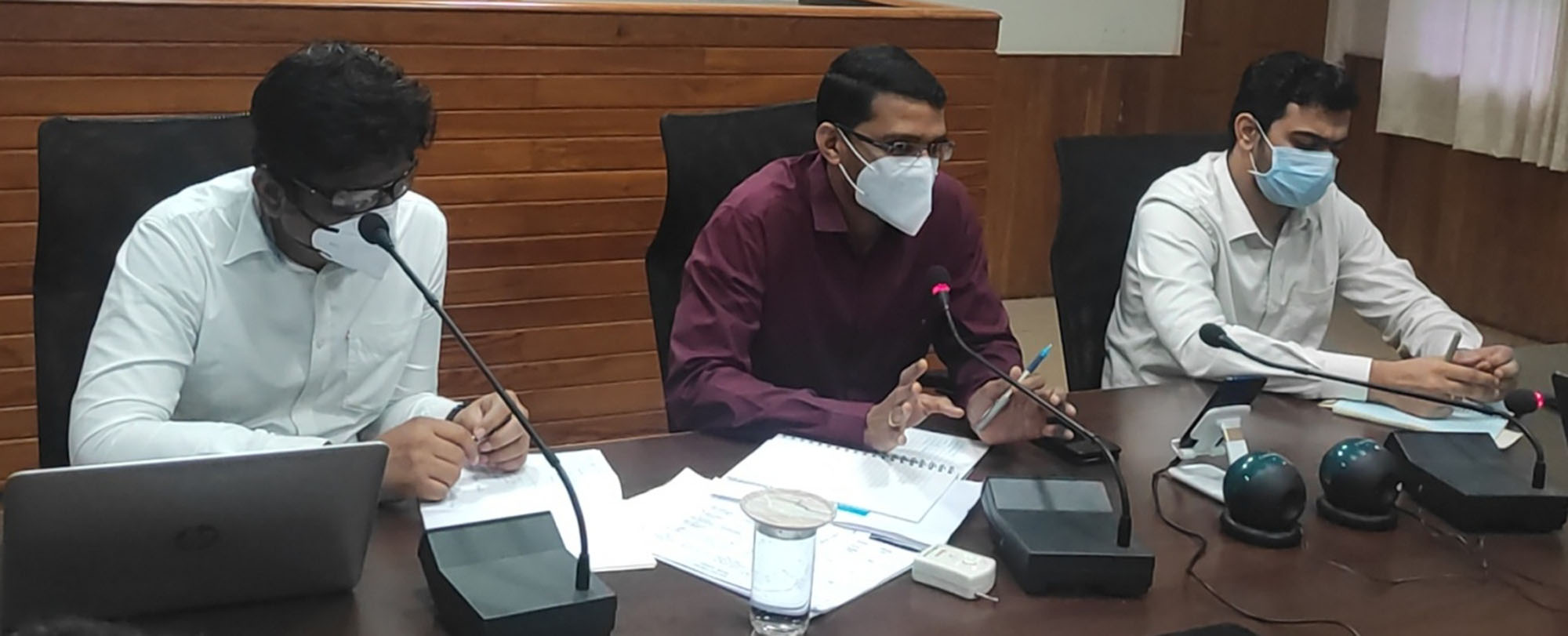 ಕೋವಿಡ್-19 ಲಸಿಕೆ: ಸಾರ್ವಜನಿಕರ ಸಂದೇಹ ಬಗೆಹರಿಸಿದ ಉಡುಪಿ ಜಿಲ್ಲಾಧಿಕಾರಿ