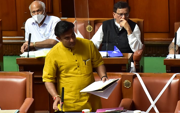 `ಕೋವಿಡ್ ಉತ್ತರ ಕೇಳದೆ ಪಲಾಯನ ಮಾಡಿದ ಕಾಂಗ್ರೆಸ್: ಆರೋಗ್ಯ ಸಚಿವ ಡಾ.ಕೆ.ಸುಧಾಕರ್ ಟೀಕೆ