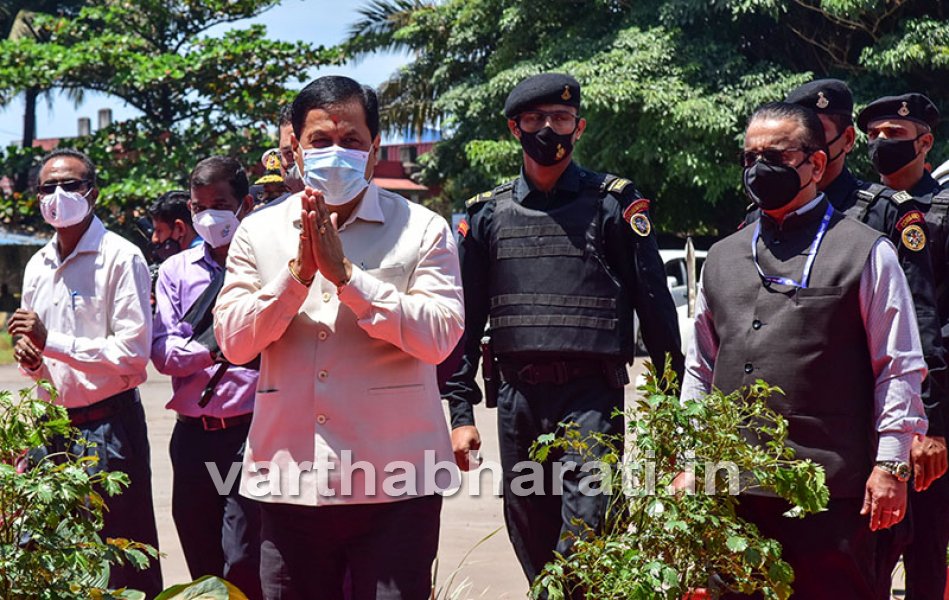 ಮಂಗಳೂರು: ಗುಜರಾತ್ ಬಂದರಿನಲ್ಲಿ ಹೆರಾಯಿನ್ ಪತ್ತೆ ಬಗ್ಗೆ ಪ್ರಶ್ನೆಗೆ ಉತ್ತರ ನೀಡದೆ ತೆರಳಿದ ಕೇಂದ್ರ ಸಚಿವ ಸೋನೊವಾಲ್