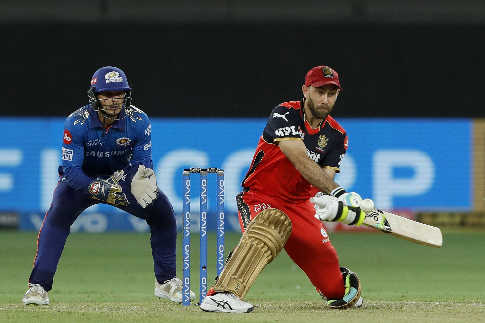 ಐಪಿಎಲ್: ಕೊಹ್ಲಿ, ಮ್ಯಾಕ್ಸ್‌ವೆಲ್ ಅರ್ಧಶತಕ, ಆರ್‌ಸಿಬಿ 165/6