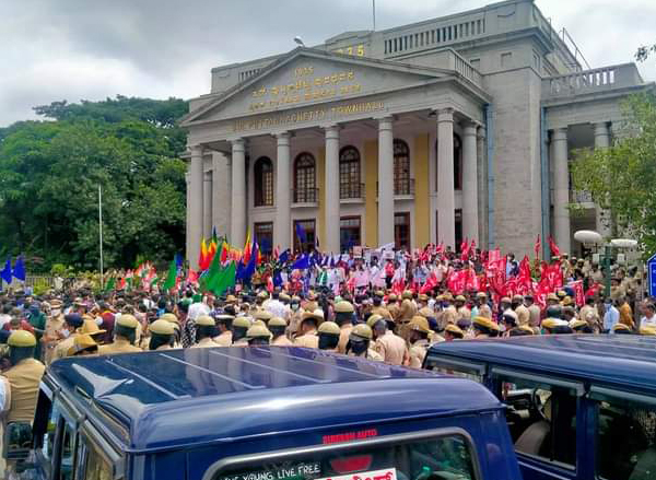 ಭಾರತ್ ಬಂದ್; ರಾಜಧಾನಿ ಬೆಂಗಳೂರಿನಲ್ಲಿ ಪ್ರತಿಭಟನಾ ಮೆರವಣಿಗೆ