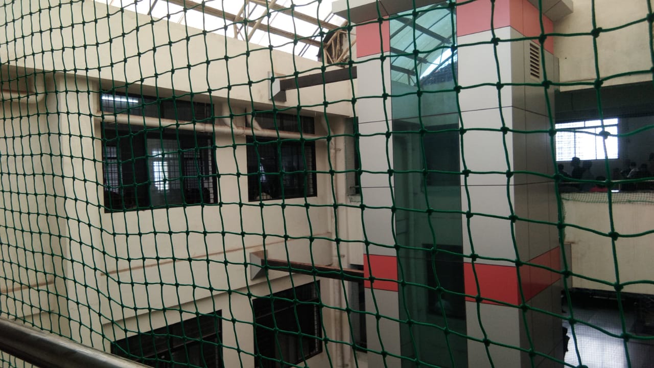 ಆತ್ಮಹತ್ಯೆ ಪ್ರಕರಣ: ದ.ಕ.ಜಿಲ್ಲಾ ನ್ಯಾಯಾಲಯದ ಕಟ್ಟಡಗಳಿಗೆ ತಡೆಬೇಲಿ