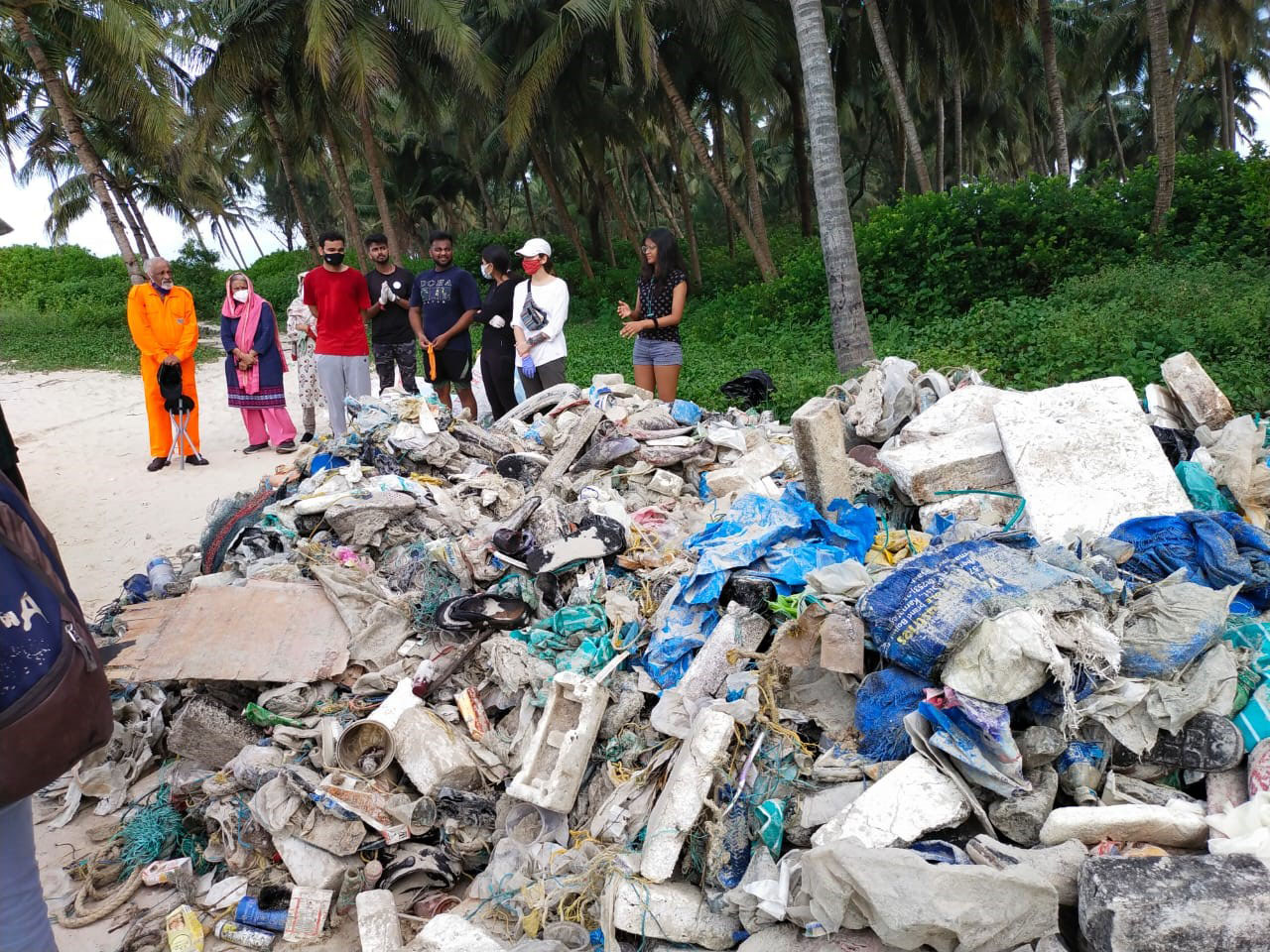 ಪಡುಕೆರೆ ಸಮುದ್ರ ತೀರ ಸ್ವಚ್ಛಗೊಳಿಸುವ ಕಾರ್ಯಕ್ರಮ