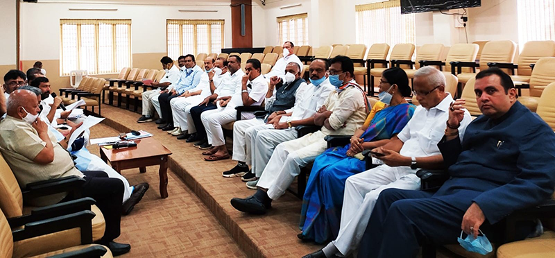 ದ.ಕ.-ಉಡುಪಿ ಜಿಲ್ಲಾ ಕಾಂಗ್ರೆಸ್ ಮುಖಂಡರ ಜೊತೆ ಚರ್ಚೆ