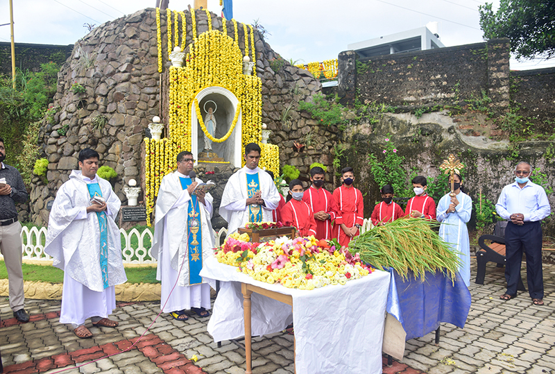 ದ.ಕ.ಜಿಲ್ಲೆಯಲ್ಲಿ ಮೊಂತಿ ಹಬ್ಬದ ಸಂಭ್ರಮ
