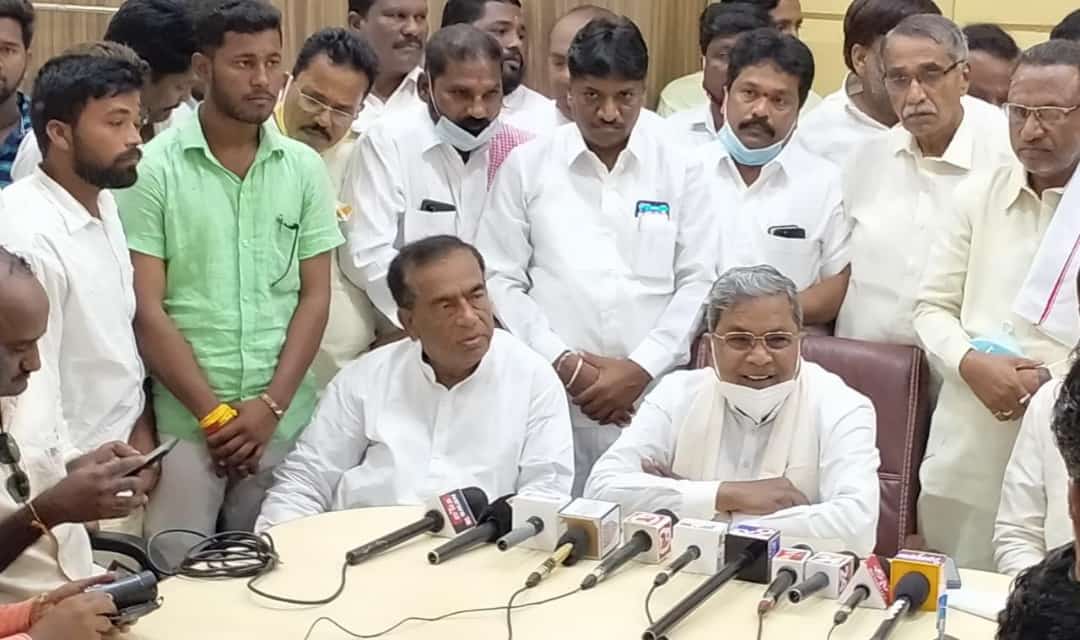 ಕಾಂಗ್ರೆಸ್-ಜೆಡಿಎಸ್ ಮೈತ್ರಿ ಸರ್ಕಾರ ಮುರಿದು ಬೀಳಲು ಕುಮಾರಸ್ವಾಮಿ ಕಾರಣ: ಸಿದ್ದರಾಮಯ್ಯ ಆರೋಪ