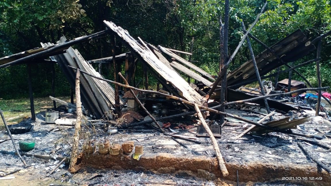 ನಾಡ: ಕೊರಗ ಕಾಲನಿಯ ಮನೆ, ಬೈಕ್ ಬೆಂಕಿಗಾಹುತಿ