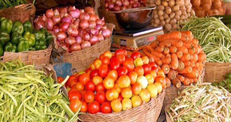 ಹಬ್ಬದ ಭರಾಟೆ: ಈರುಳ್ಳಿ, ಟೊಮ್ಯಾಟೊ ಬೆಲೆ ಏರಿಕೆ