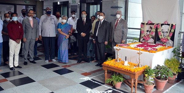 ಹೊಸದಿಲ್ಲಿ: ಕರ್ನಾಟಕ ಭವನದಲ್ಲಿ ಗಾಂಧಿ ಜಯಂತಿ, ಲಾಲ್ ಬಹದ್ದೂರ ಶಾಸ್ತ್ರೀ ಜನ್ಮದಿನಾಚರಣೆ