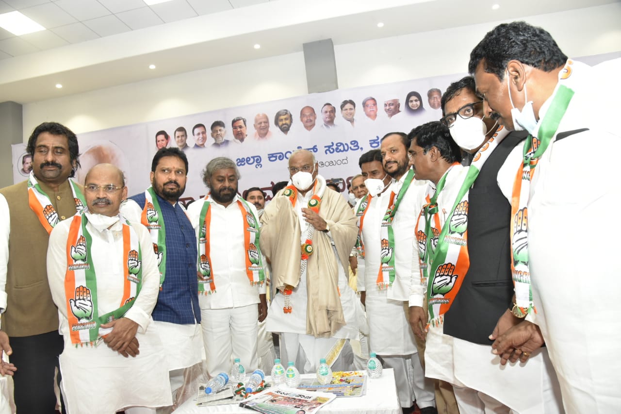 ಮೋದಿ, ಶಾ ಮತ್ತು ಆರೆಸ್ಸೆಸ್ ಕುತಂತ್ರದಿಂದ ನನ್ನನ್ನು ಚುನಾವಣೆಯಲ್ಲಿ ಸೋಲಿಸಿದ್ದಾರೆ: ಮಲ್ಲಿಕಾರ್ಜುನ ಖರ್ಗೆ