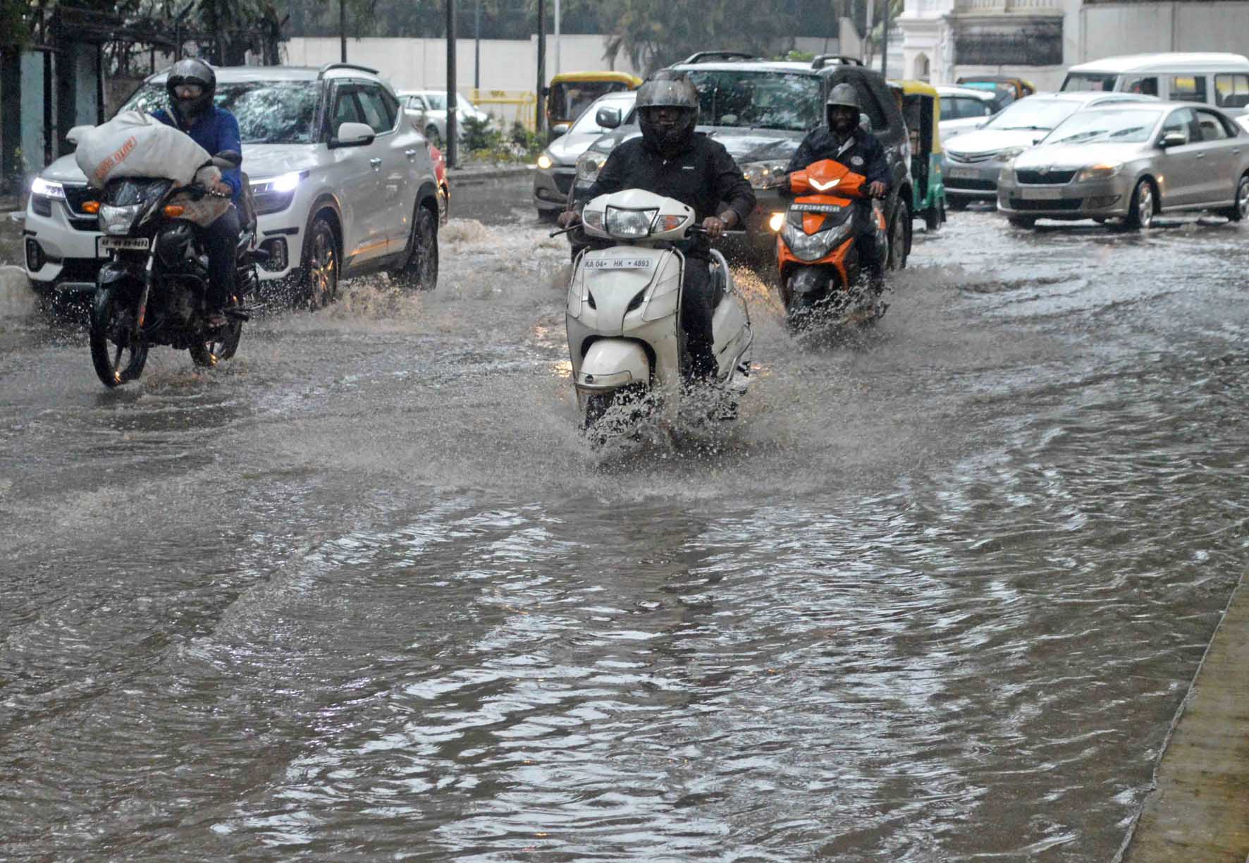 ರಾಜ್ಯದ ಹಲವೆಡೆ ಅ.5ರವರೆಗೆ ಭಾರಿ ಮಳೆ ಸಾಧ್ಯತೆ; ಹವಾಮಾನ ಇಲಾಖೆ