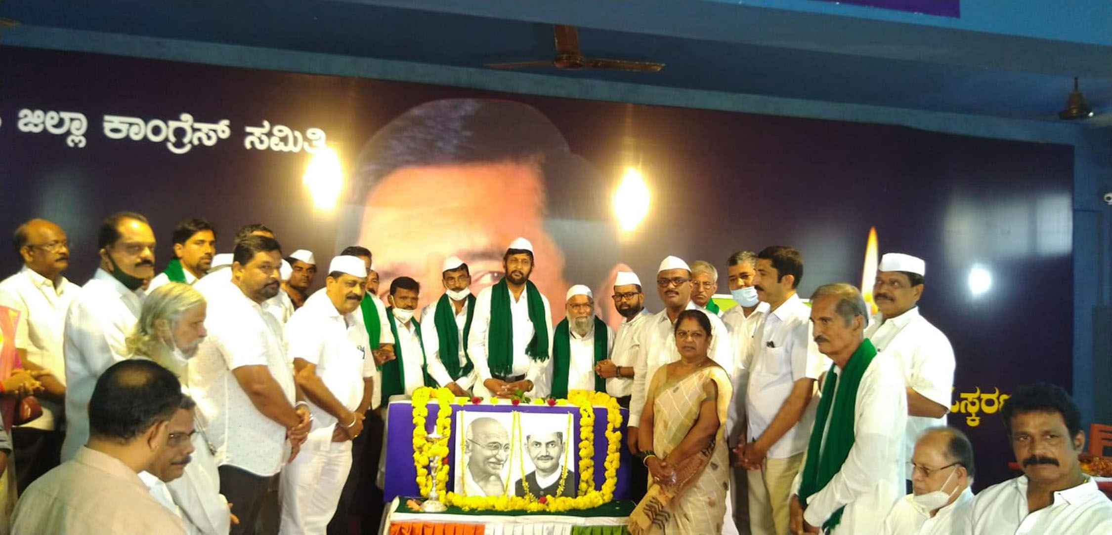 ಉಡುಪಿ: ಜಿಲ್ಲಾ ಕಾಂಗ್ರೆಸ್‌ನಿಂದ ಗಾಂಧಿ, ಶಾಸ್ತ್ರಿ ಜನ್ಮದಿನಾಚರಣೆ