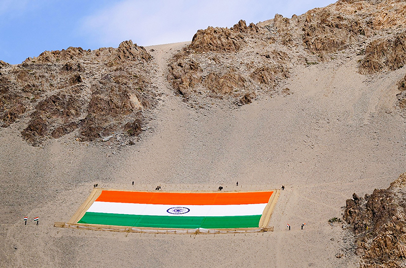 ಲೇಹ್ ನಲ್ಲಿ ಜಗತ್ತಿನ ಅತಿ ದೊಡ್ಡ ರಾಷ್ಟ್ರಧ್ವಜದ ಅನಾವರಣ