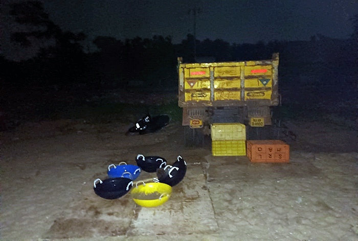 ಉಚ್ಚಿಲ: ಅಕ್ರಮ ಮರಳುಗಾರಿಕೆ ಅಡ್ಡೆಗೆ ದಾಳಿ; ವಾಹನಗಳ ಸಹಿತ ಇಬ್ಬರ ಬಂಧನ