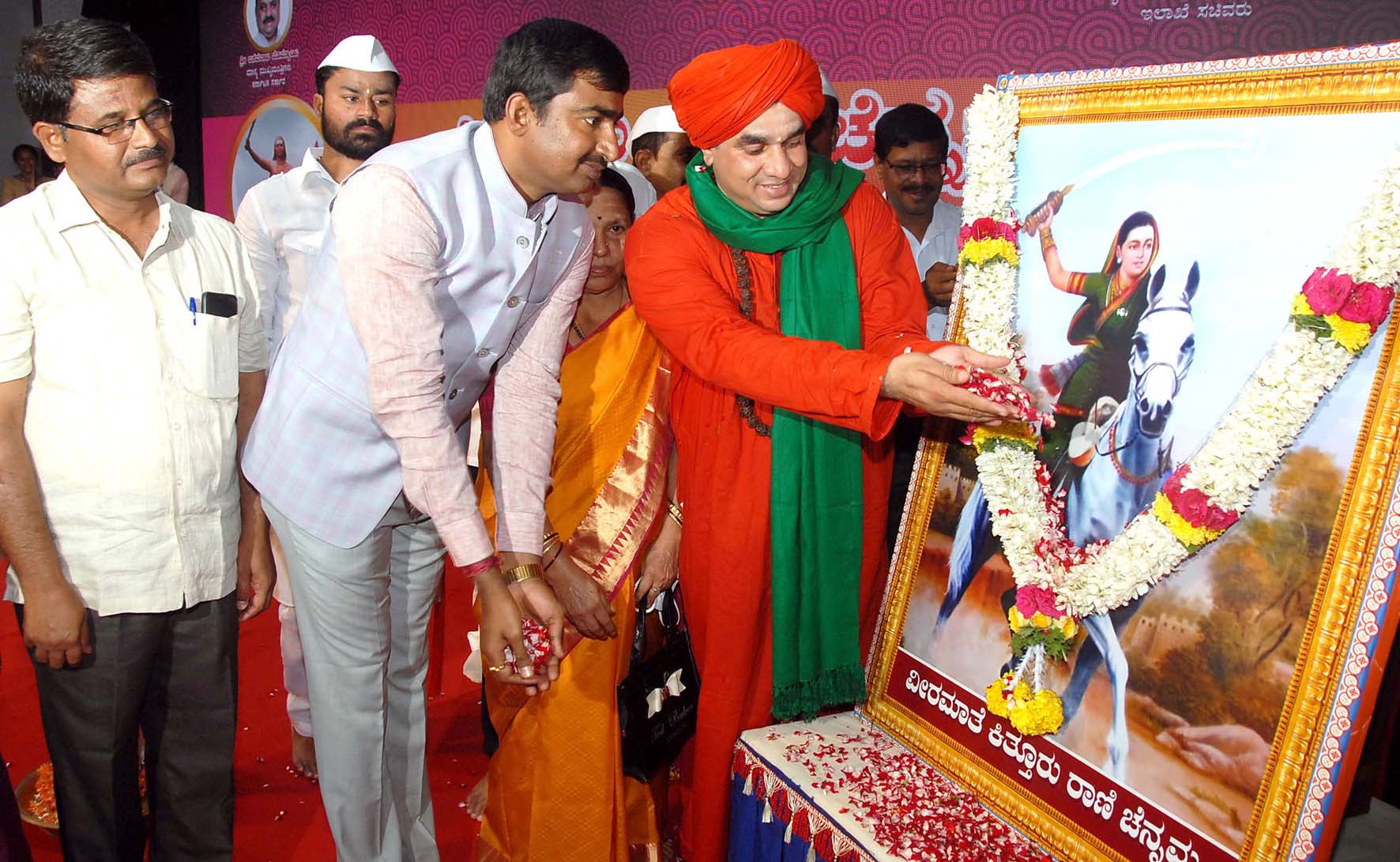 ಚನ್ನಮ್ಮನ ಹೆಸರಿನ ಮಹಿಳಾಸೌಧ ನಿರ್ಮಿಸಿ: ಬಸವಜಯ ಮೃತ್ಯುಂಜಯ ಸ್ವಾಮೀಜಿ