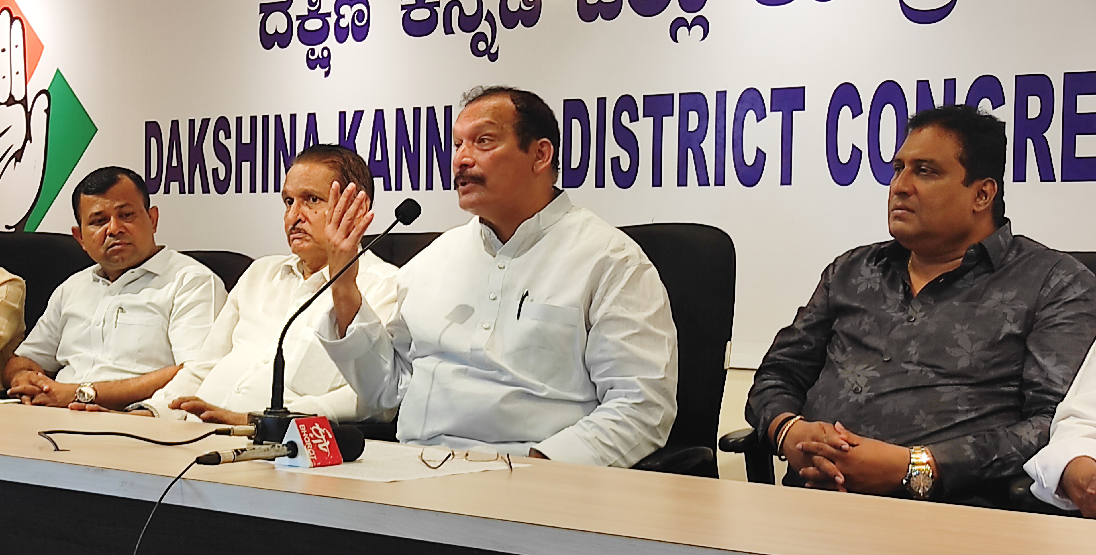 ಕೇಸರಿ ಬಣ್ಣ ಅಥವಾ ಅದನ್ನು ಧರಿಸುವವರ ಬಗ್ಗೆ ಕೀಳಾಗಿ ಮಾತನಾಡಲಿಲ್ಲ: ಐವನ್ ಡಿಸೋಜ ಸ್ಪಷ್ಟನೆ