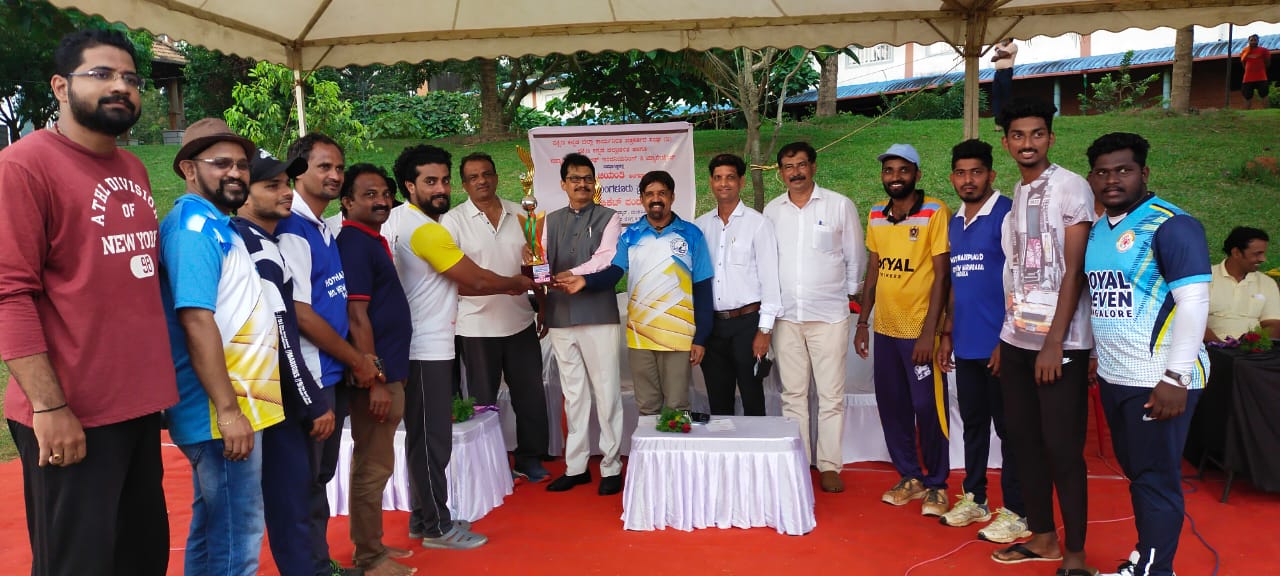 ಬ್ರ್ಯಾಂಡ್ ಮಂಗಳೂರು ಸೌಹಾರ್ದ ಕ್ರಿಕೆಟ್: ಕುಲಪತಿ ತಂಡ ಚಾಂಪಿಯನ್