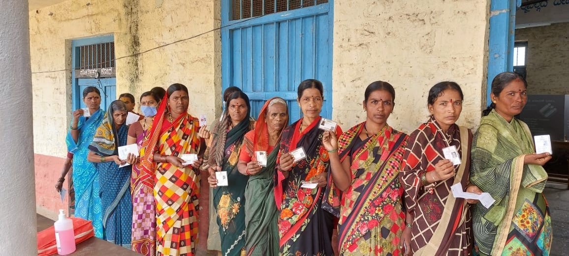 ಹಾನಗಲ್, ಸಿಂದಗಿ ಉಪ ಚುನಾವಣೆ: ಮಂದಗತಿಯಲ್ಲಿ ಸಾಗಿದ ಮತದಾನ