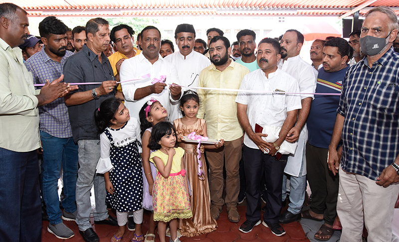 ದೇರಳಕಟ್ಟೆ: ಹಲೀಮಾ ಬಾವಾಸ್‌ನ ಬಿ-ಮಾರ್ಟ್ ಶಾಪಿಂಗ್ ಮಾರ್ಟ್ ಶುಭಾರಂಭ