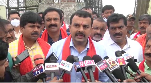 ದತ್ತಪೀಠದಲ್ಲಿ ಅನಗತ್ಯವಾಗಿ ನಿರ್ಮಿಸಿರುವ ಘೋರಿಗಳನ್ನು ನಾಗೇನಹಳ್ಳಿಗೆ ಸ್ಥಳಾಂತರಿಸಿ: ಸಚಿವ ಸುನೀಲ್ ಕುಮಾರ್