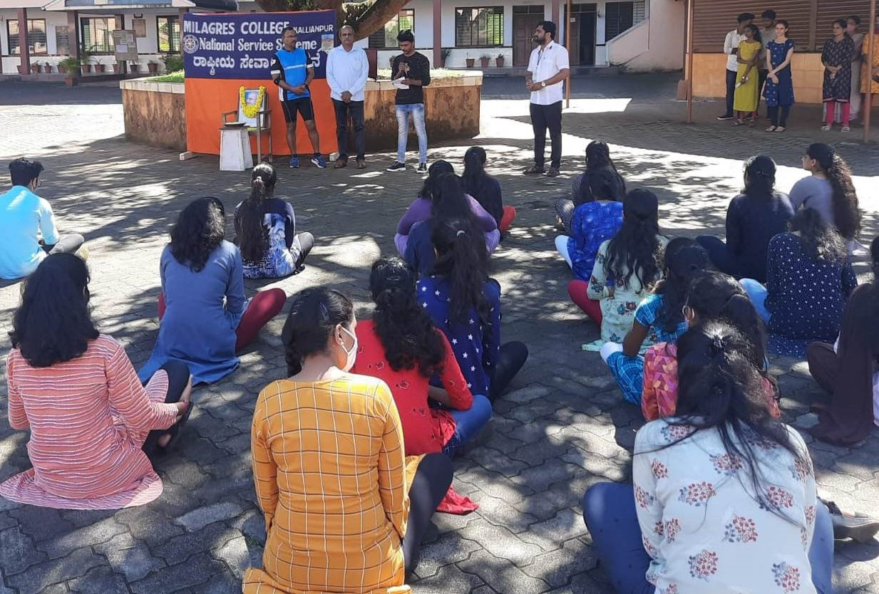 ದೇಶಕ್ಕೆ ನೆರಳು ನೀಡಿದವರು ಗಾಂಧೀಜಿ: ಪ್ರೊ.ಎನ್.ಎಂ.ಹೆಗಡೆ