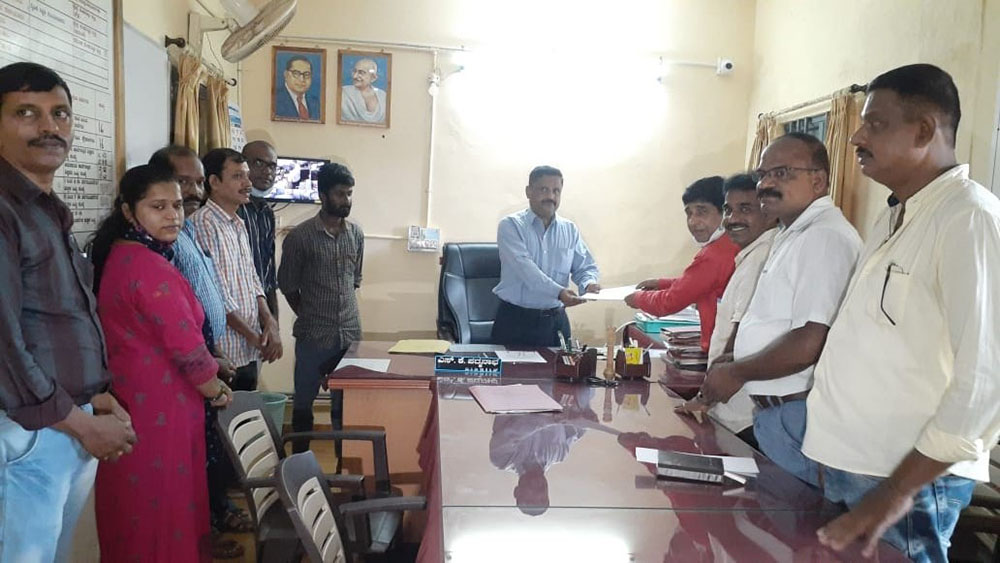 ವರ್ಗಾವಣೆ ಪತ್ರ ನೀಡದ ಖಾಸಗಿ ಶಾಲೆಗಳ ವಿರುದ್ದ ಪ್ರತಿಭಟನೆ