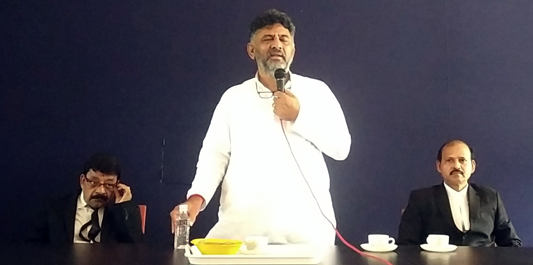 ಸುಳ್ಯ ನ್ಯಾಯಾಲಯಕ್ಕೆ ಹಾಜರಾಗಿ ಸಾಕ್ಷ್ಯ ನುಡಿದ ಡಿ.ಕೆ.ಶಿವಕುಮಾರ್