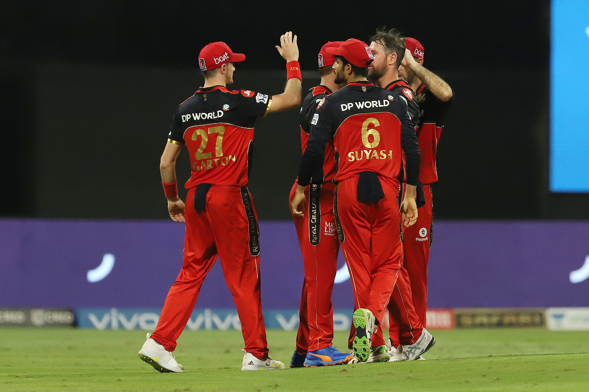 ಐಪಿಎಲ್:ಆರ್ ಸಿಬಿಗೆ 141 ರನ್ ಸವಾಲು ನೀಡಿದ ಸನ್ ರೈಸರ್ಸ್