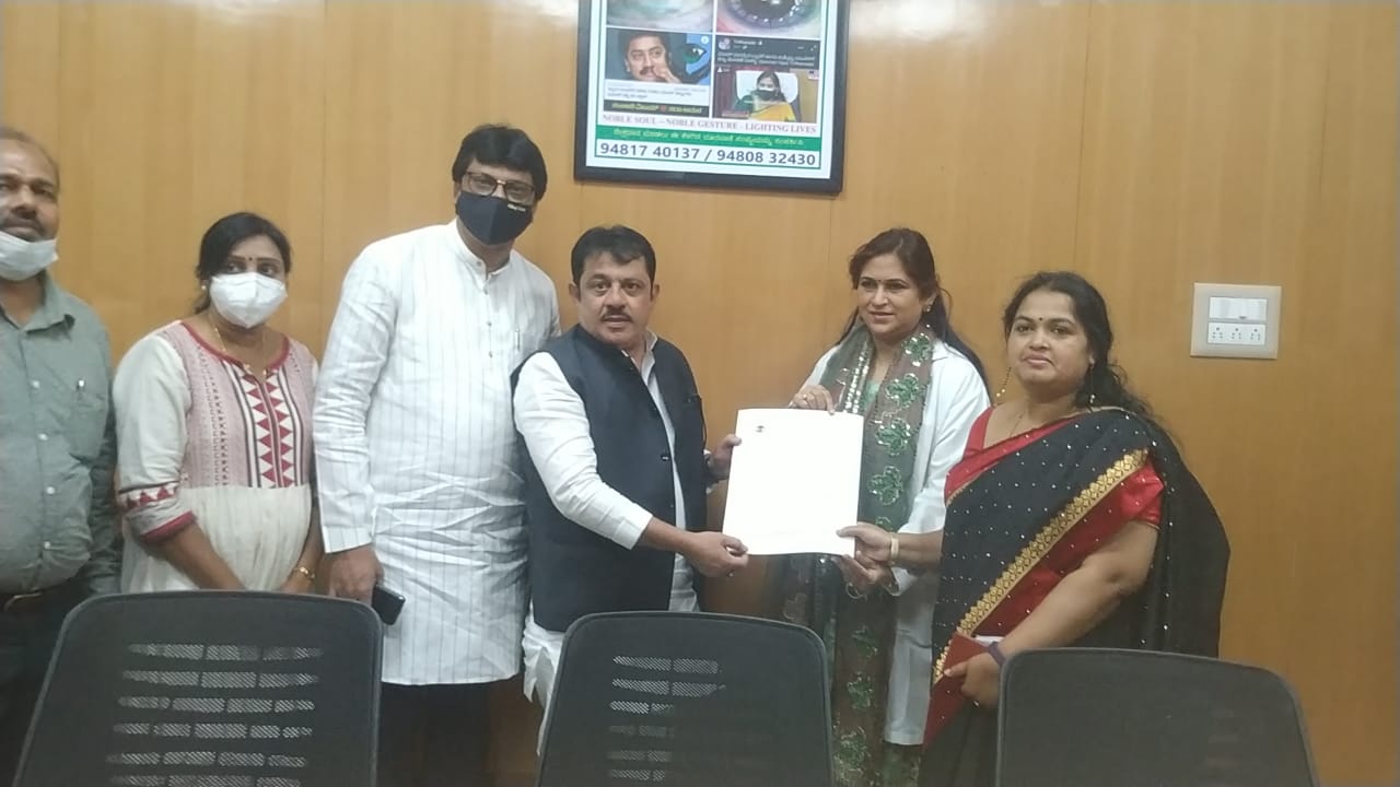 ನೇತ್ರದಾನಕ್ಕೆ ಶಾಸಕ ಝಮೀರ್ ಅಹ್ಮದ್ ಖಾನ್ ಸಹಿ